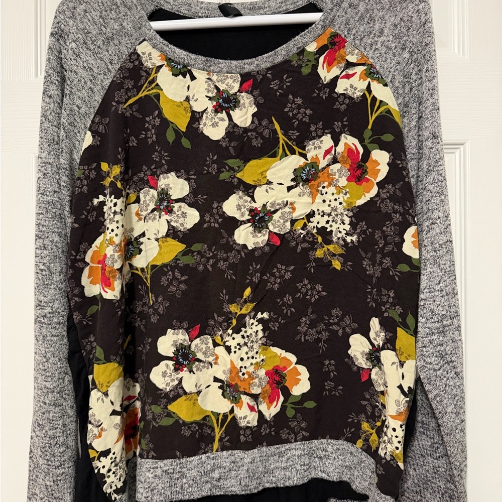 Kut from the Kloth Floral Crew Neck Sweater - Gray and Black Size L